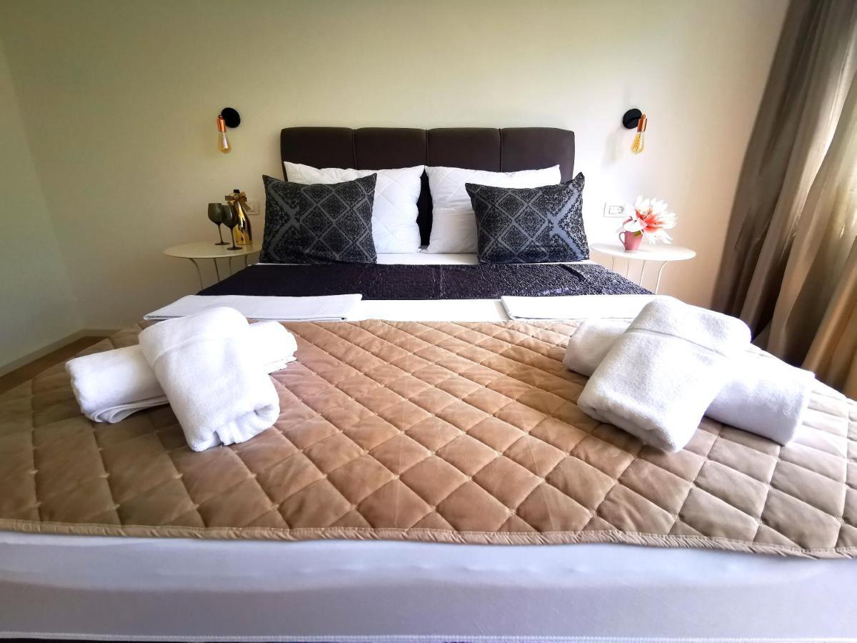 City Center Apartment Bravos Makarska Buitenkant foto